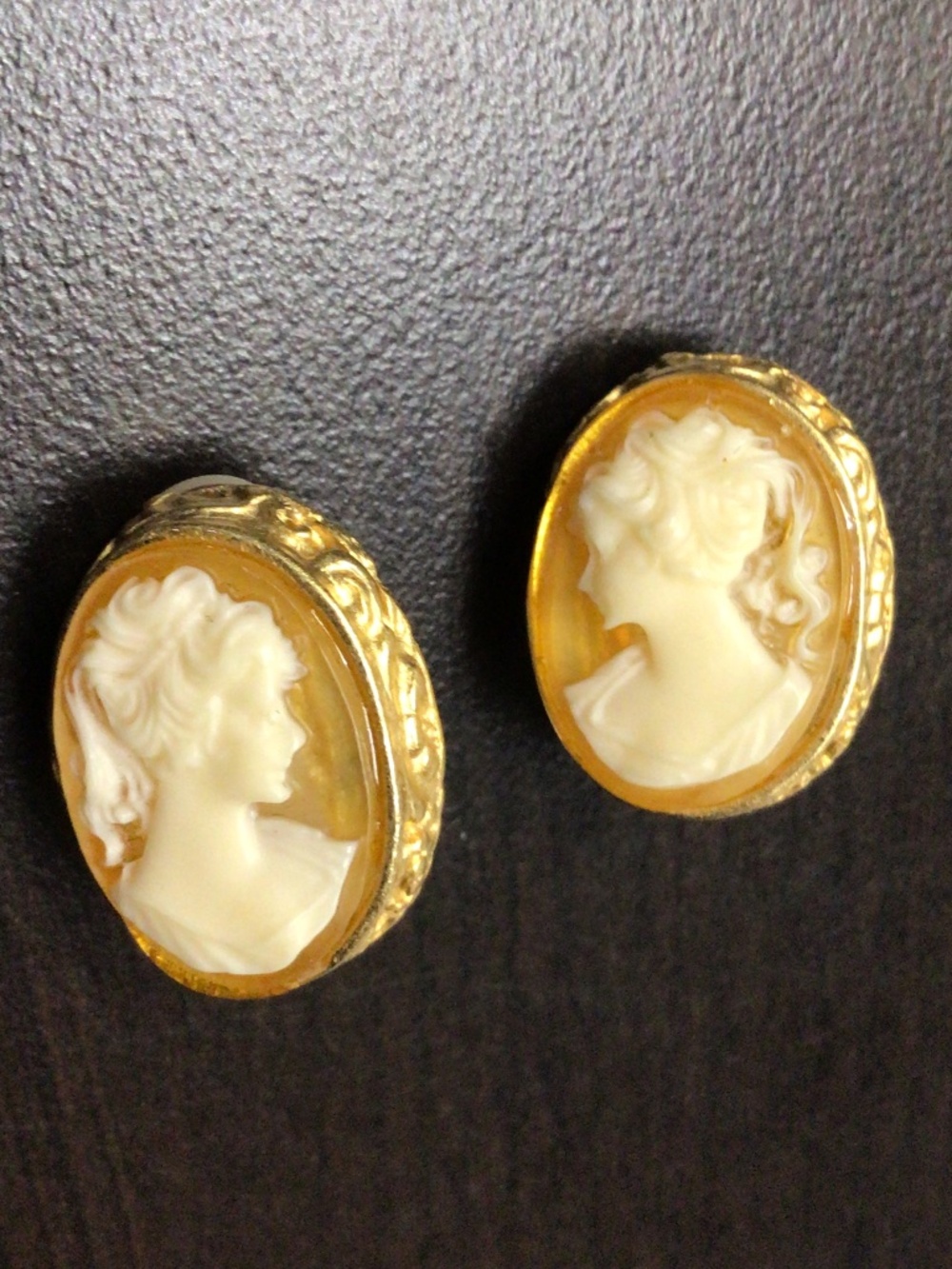 Vintage Erwin Pearl Cameo Gold-tone Clip-on Earrings